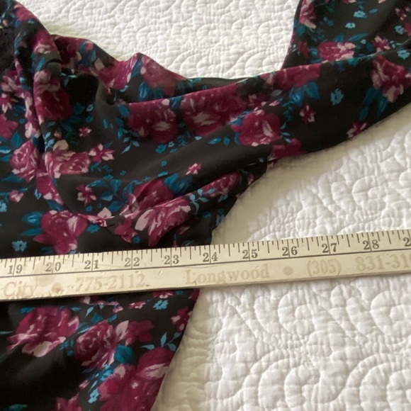 Torrid Bohemian Black Floral V-Neck Blouse Peplum Wide Bell Sleeves Size 2​ - Picture 11 of 13